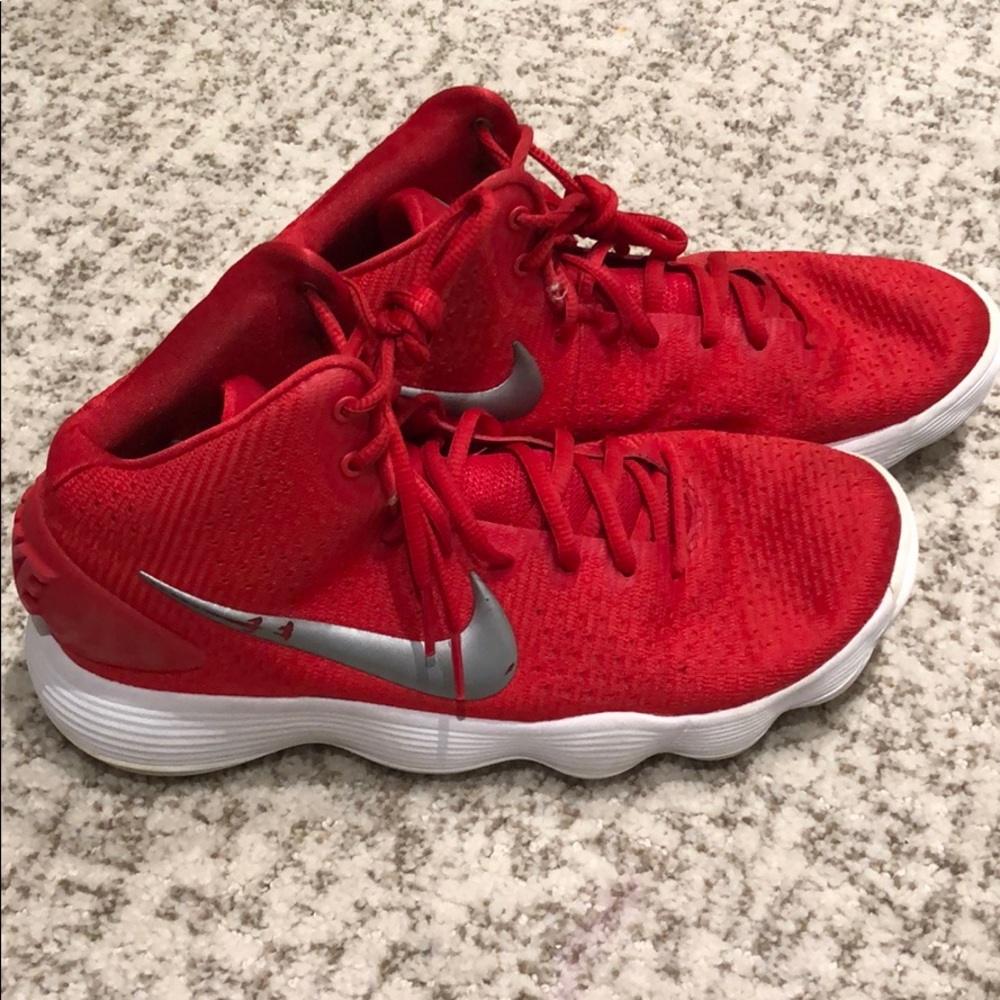 Women’s size 8 Hyperdunk basketball shoes
